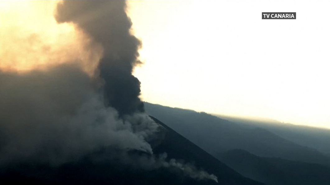 Vulkán na Kanárských ostrovech soptí už dva měsíce